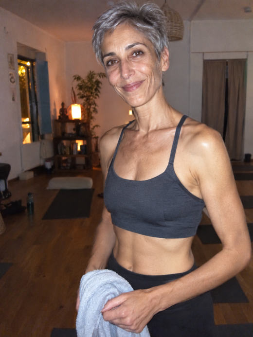 Retrato de uma aluna após uma aula de yoga